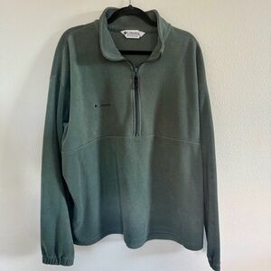 Vintage Columbia Men's Green Fleece Sweater